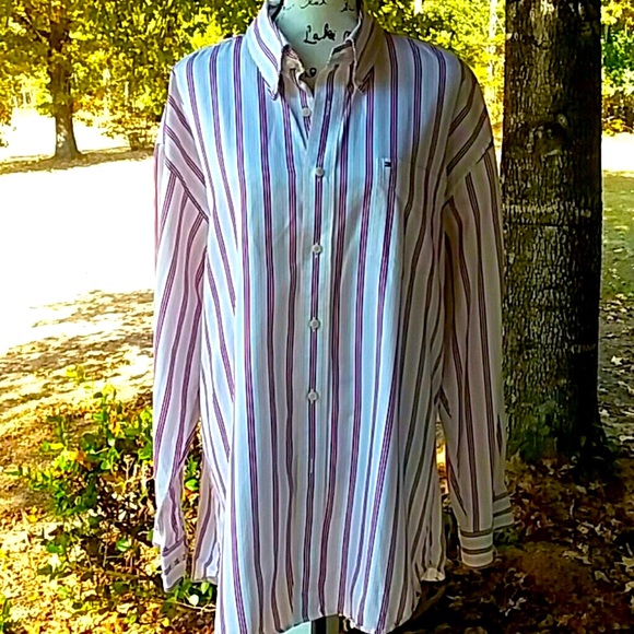 Tommy Hilfiger button down - Picture 3 of 5